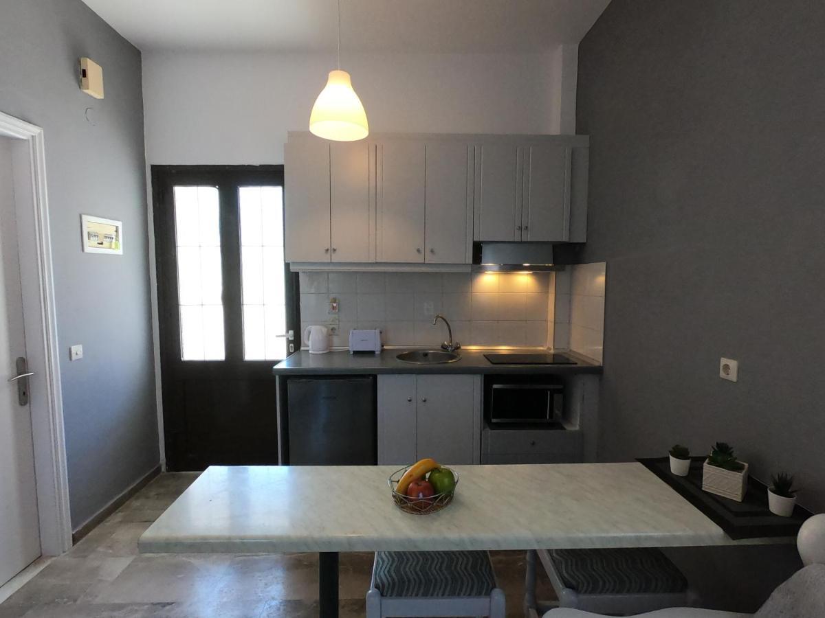 Spiridoula 1 Studios & Apartments Сідарі Екстер'єр фото